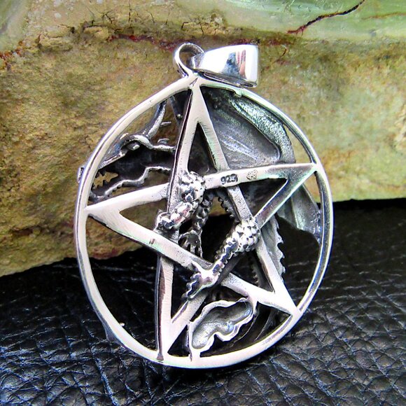Solid 925 Sterling Silver Dragon Clutching the Pentacle Pentagram Pagan Pendant - Picture 3 of 8